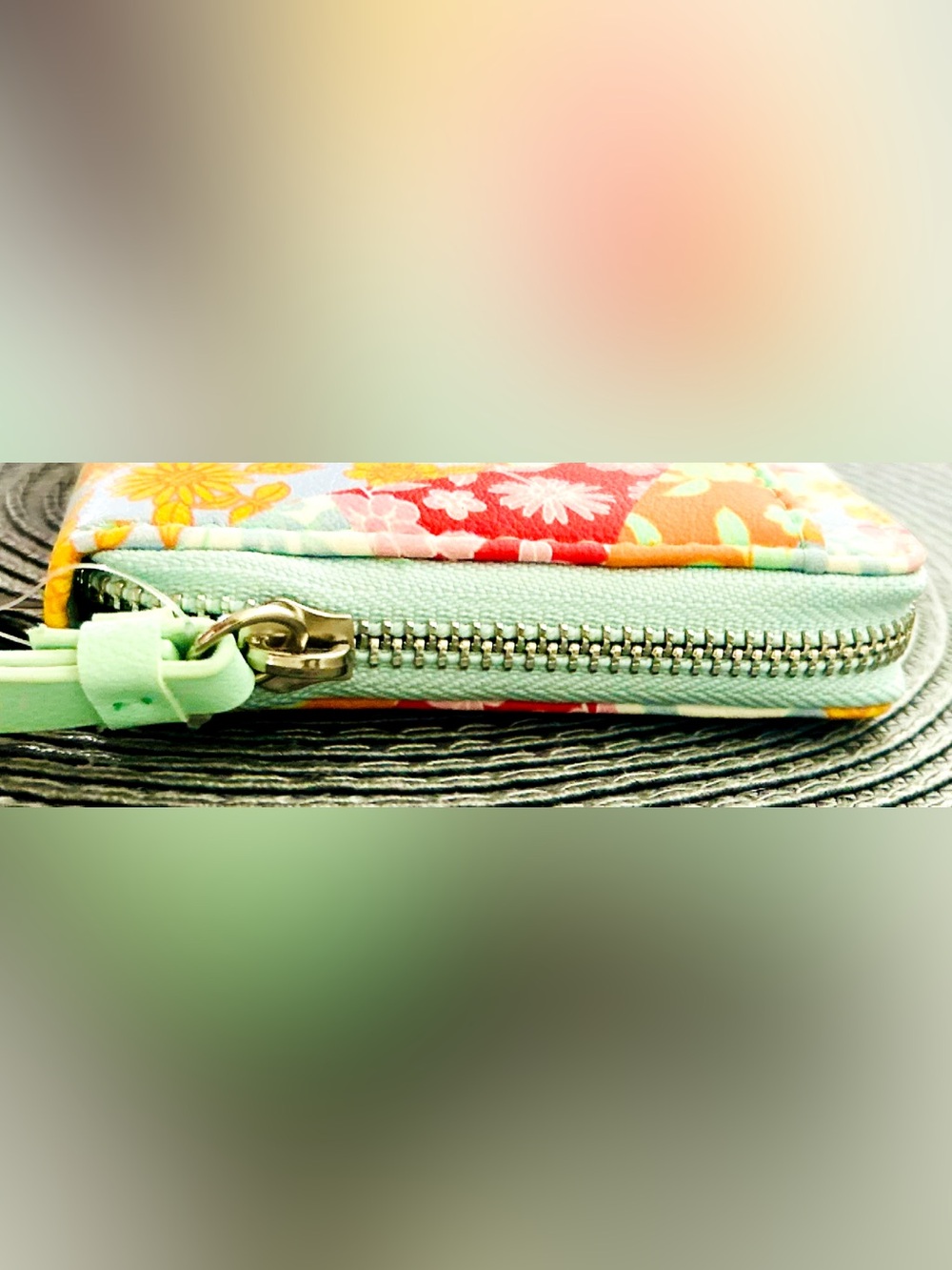 Flower Power Patchwork Zip Around Wristlet 🌸 - Picture 7 of 13